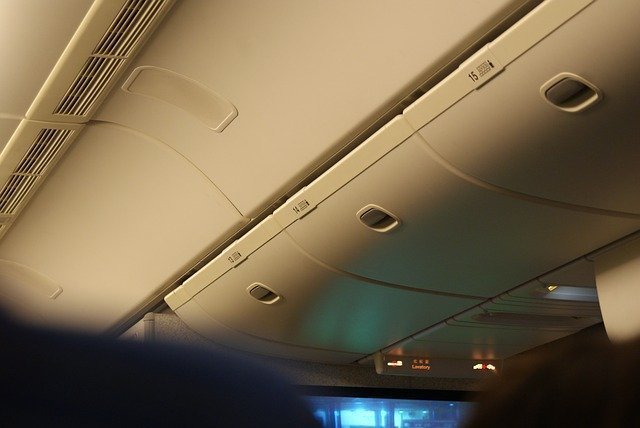 airplane-2701140_640.jpg