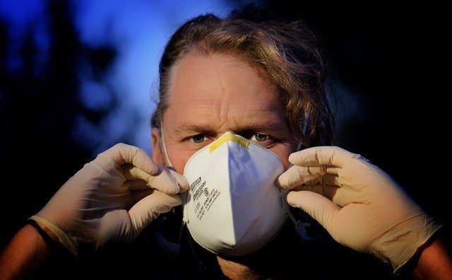 face-mask-4890115_640.jpg