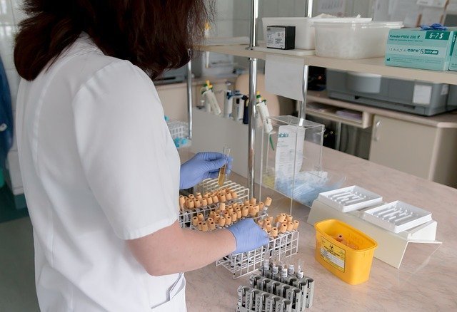 laboratory-2815632_640.jpg